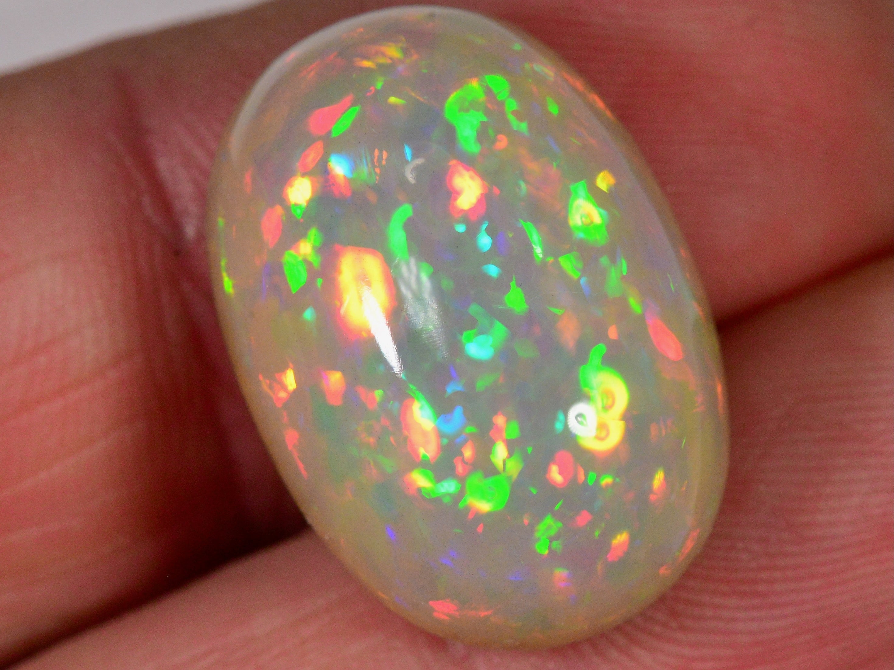 16 Karat - Brillianter gräulicher Äthiopischer Welo Opal - DeinOpal