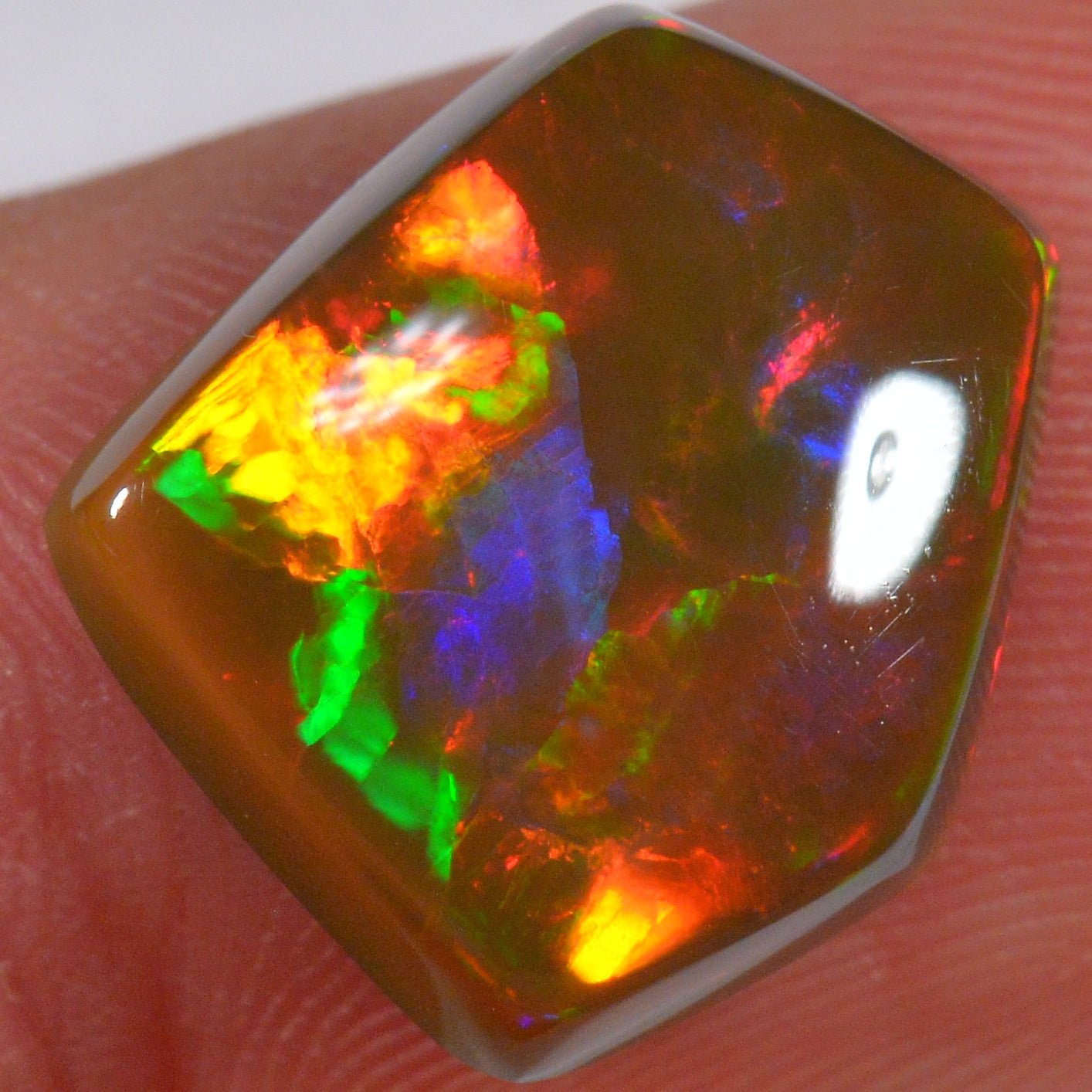 3.7 Karat - Natürlicher Brauner Äthiopischer Welo Opal - DeinOpal