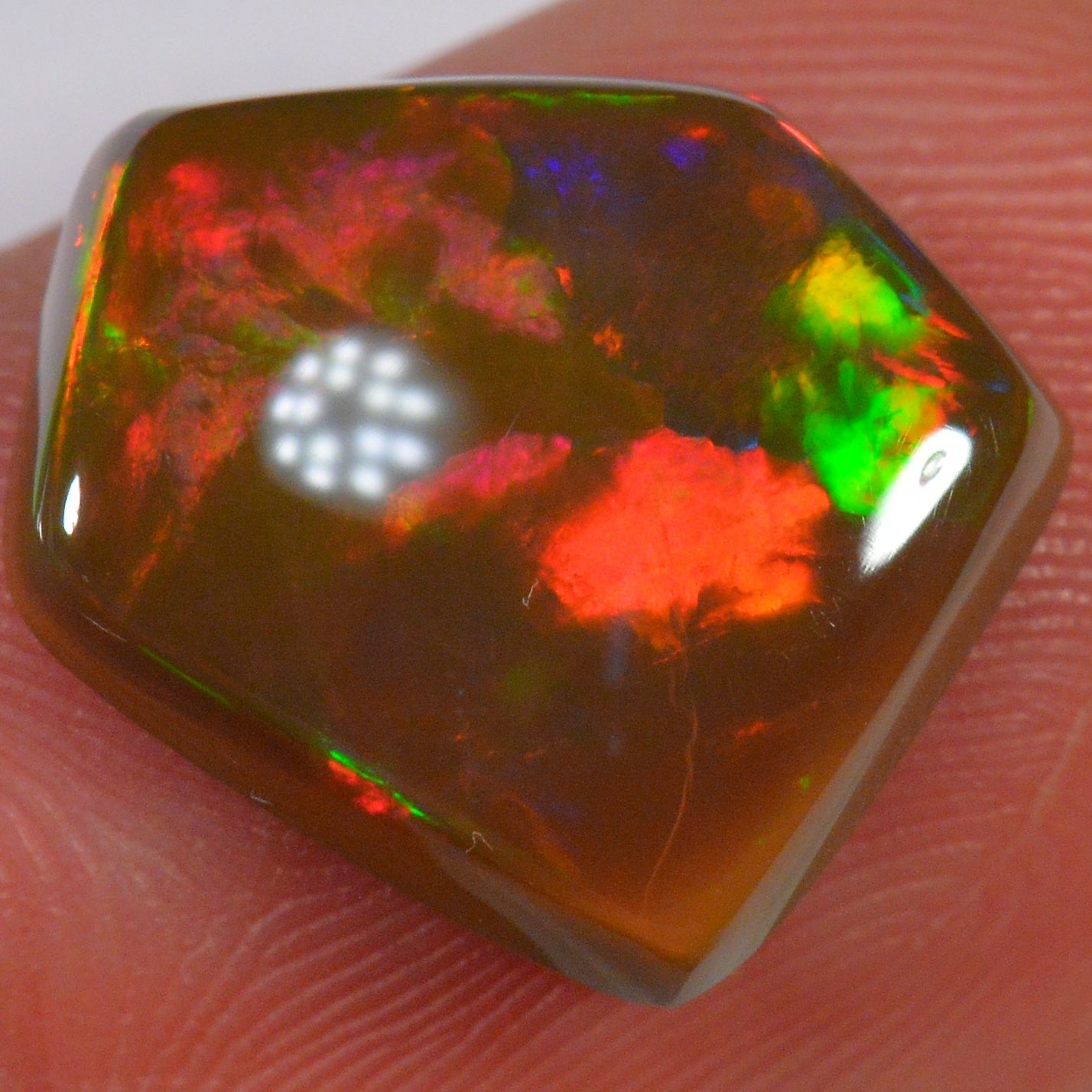 3.7 Karat - Natürlicher Brauner Äthiopischer Welo Opal - DeinOpal