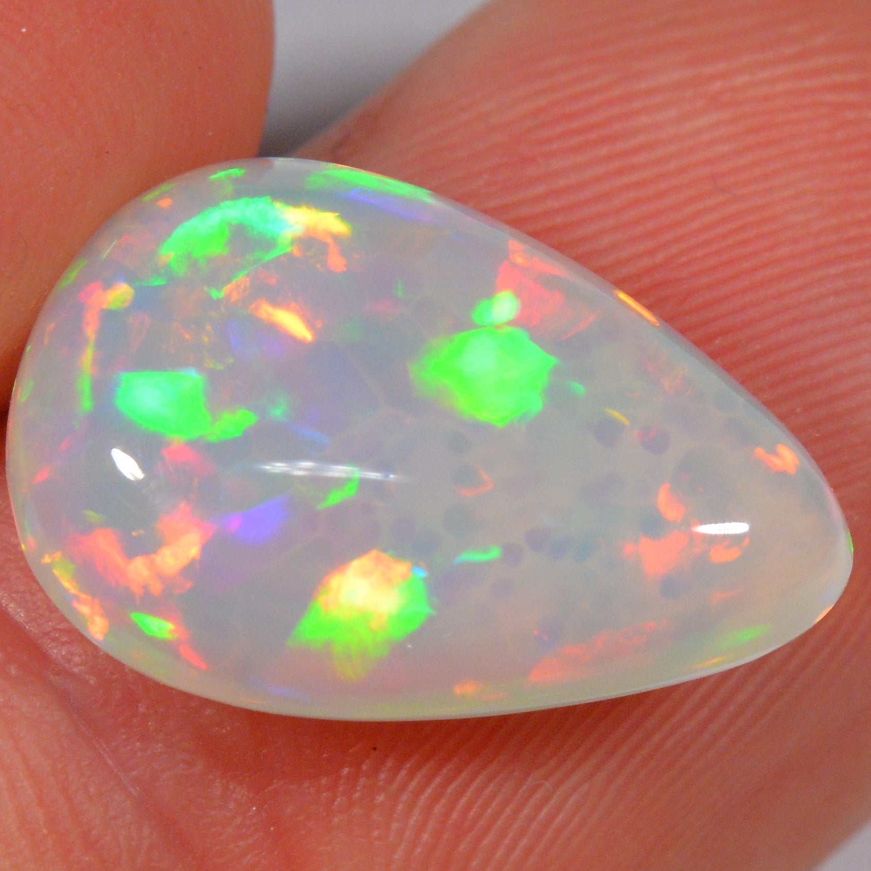5.8 Karat - Schöner Tropfenförmiger Äthiopischer Welo Opal - DeinOpal