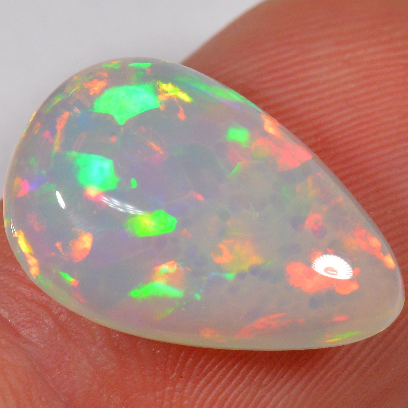 5.8 Karat - Schöner Tropfenförmiger Äthiopischer Welo Opal - DeinOpal