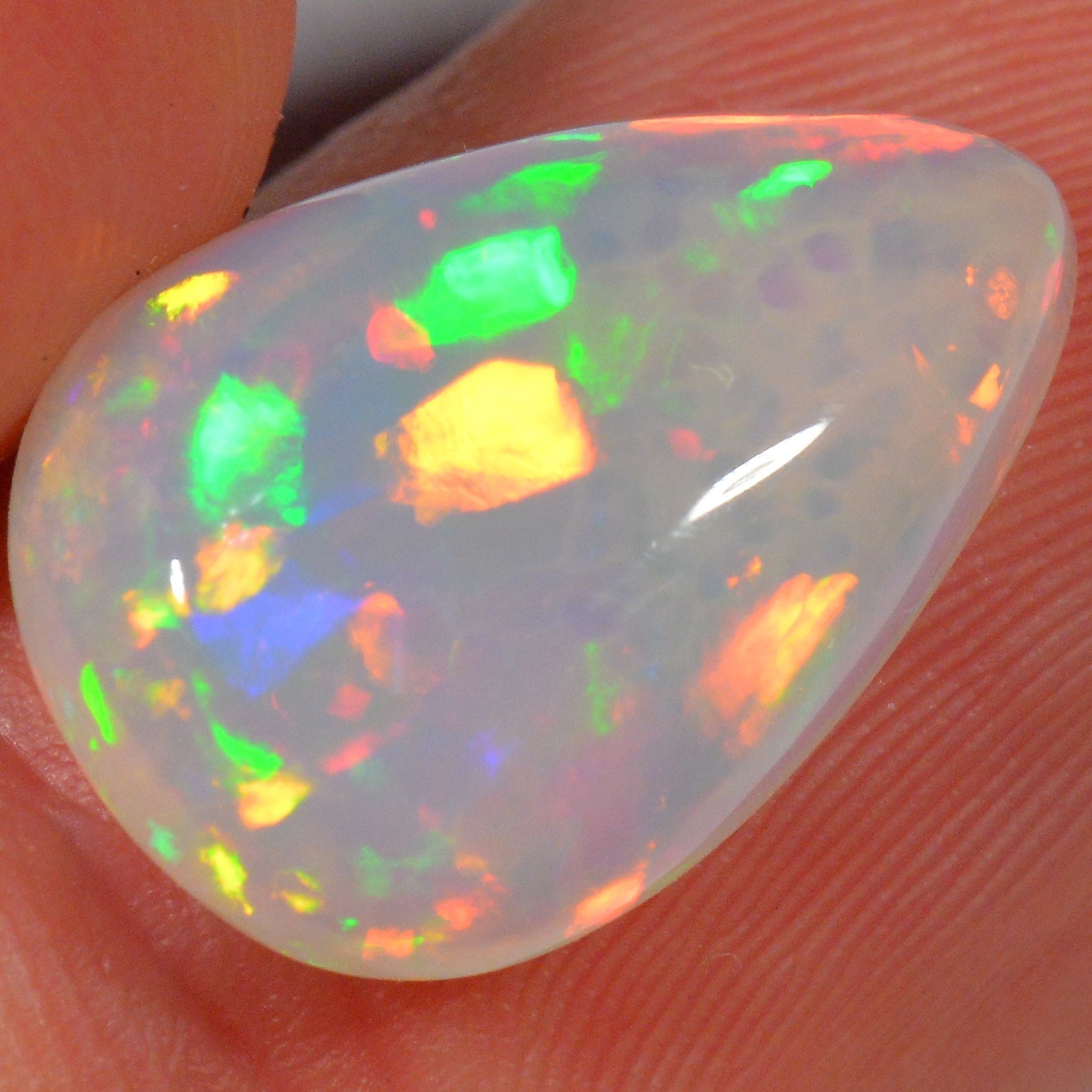 5.8 Karat - Schöner Tropfenförmiger Äthiopischer Welo Opal - DeinOpal