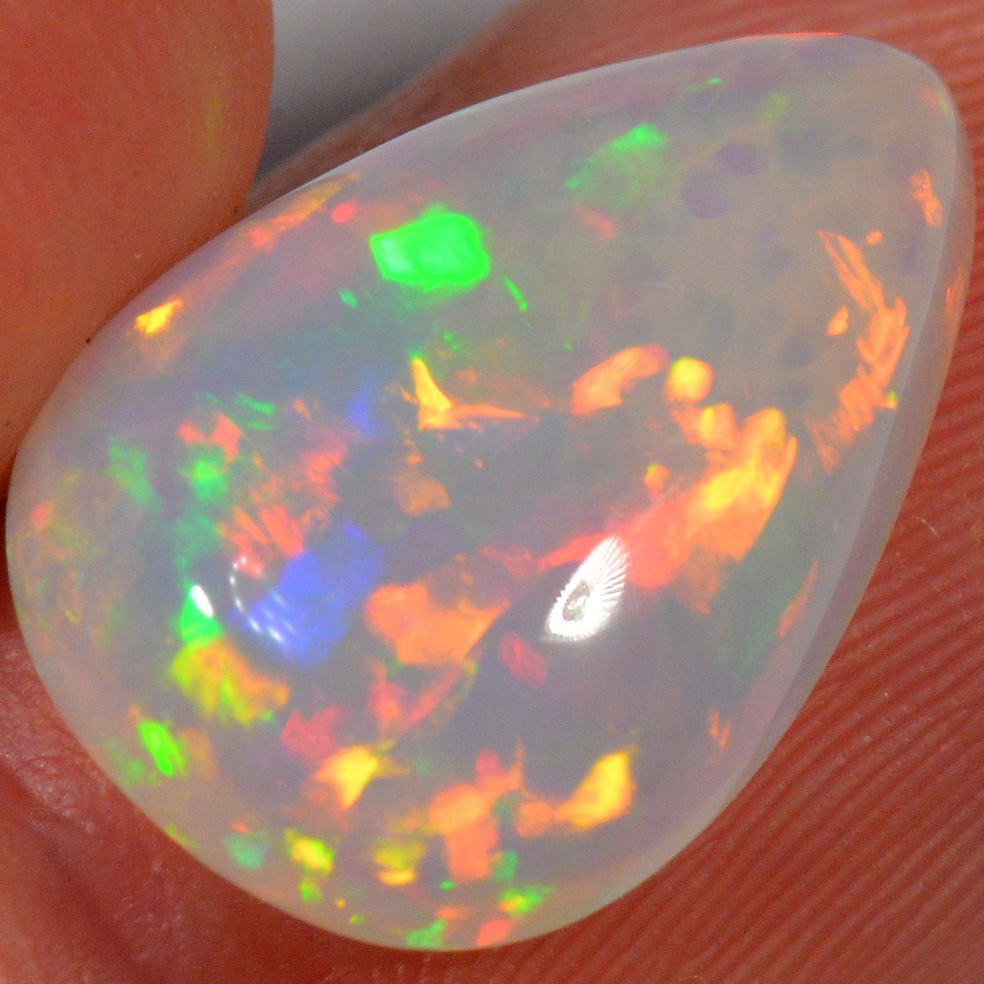 5.8 Karat - Schöner Tropfenförmiger Äthiopischer Welo Opal - DeinOpal