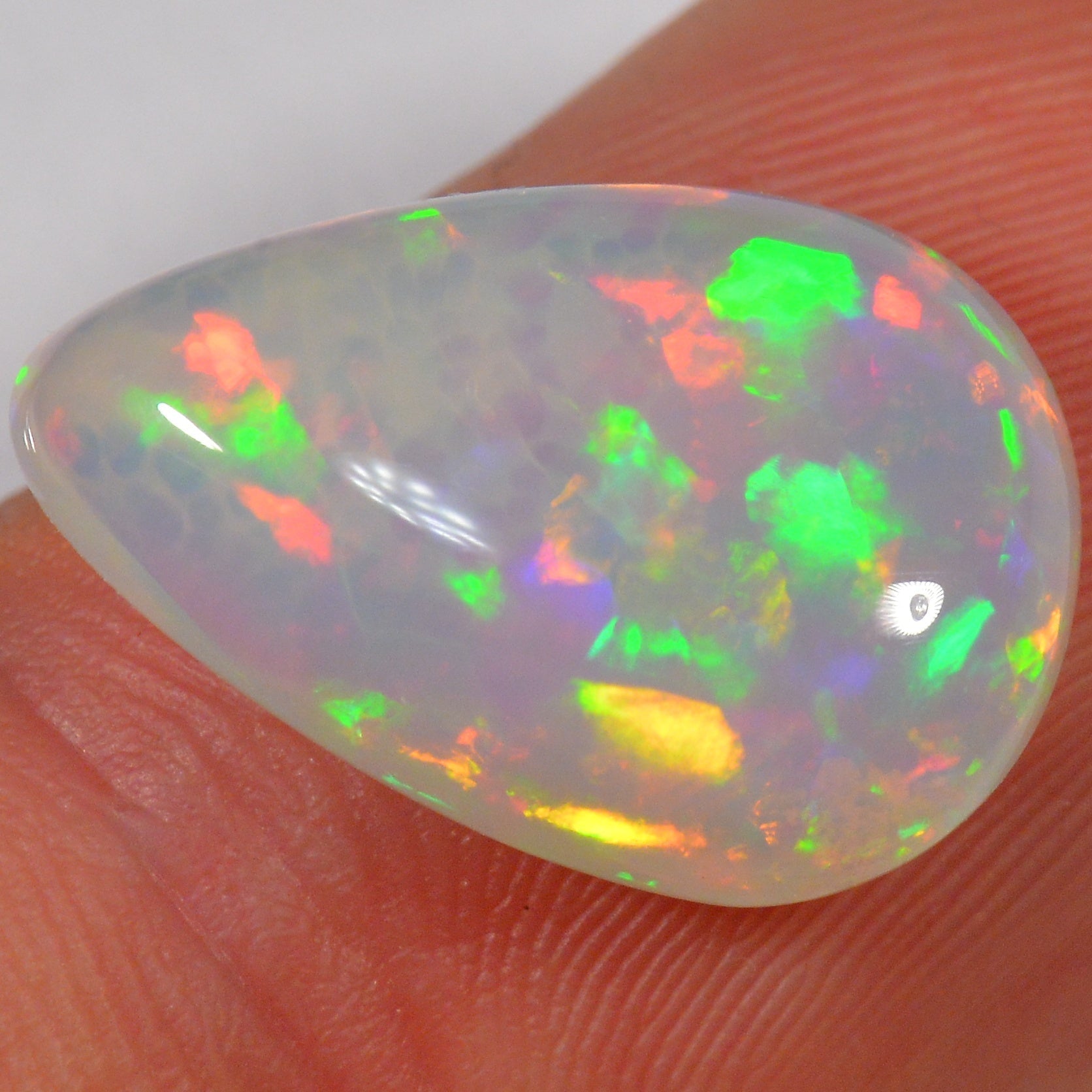 5.8 Karat - Schöner Tropfenförmiger Äthiopischer Welo Opal - DeinOpal