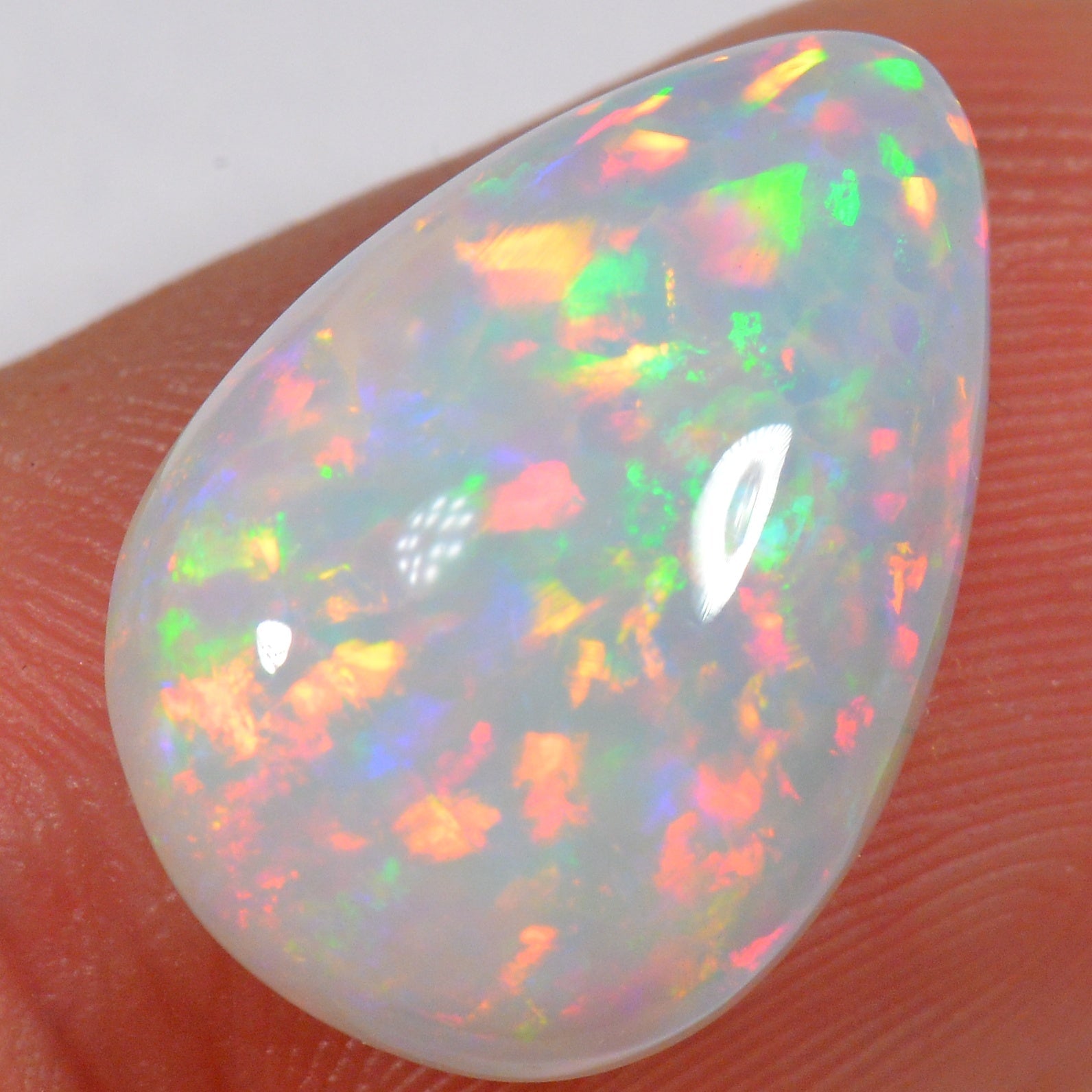6.2 Karat - Schöner Tropfenförmiger Äthiopischer Welo Opal - DeinOpal