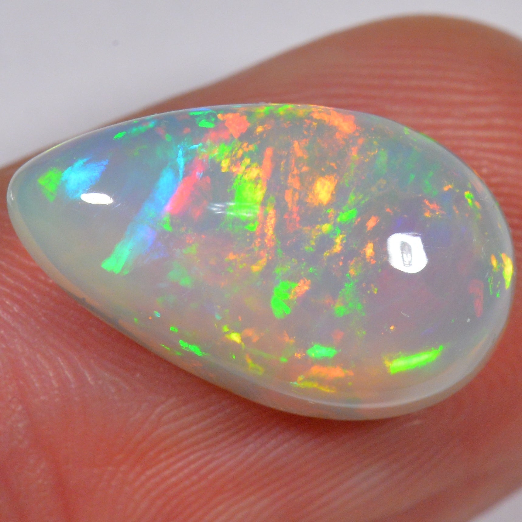 6.9 Karat - Tropfenförmiger Äthiopischer Welo Opal - DeinOpal