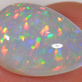 8 Karat - Tropfenförmiger Äthiopischer Welo Opal mit Regenbogen - DeinOpal