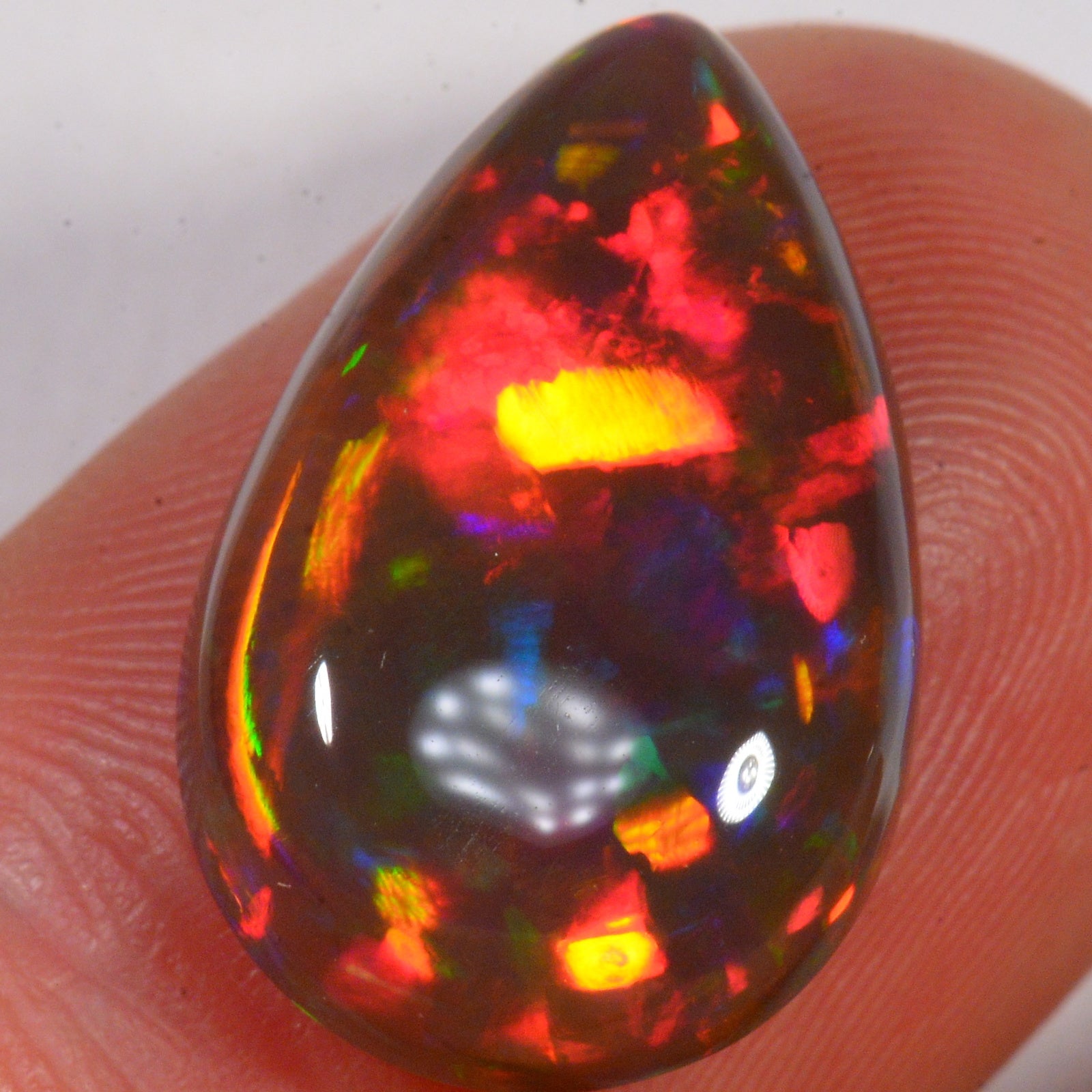 9 Carat - Brilliant Dark Ethiopian Welo Opal - Beska Mine — natural untreated Ethiopian Welo opal