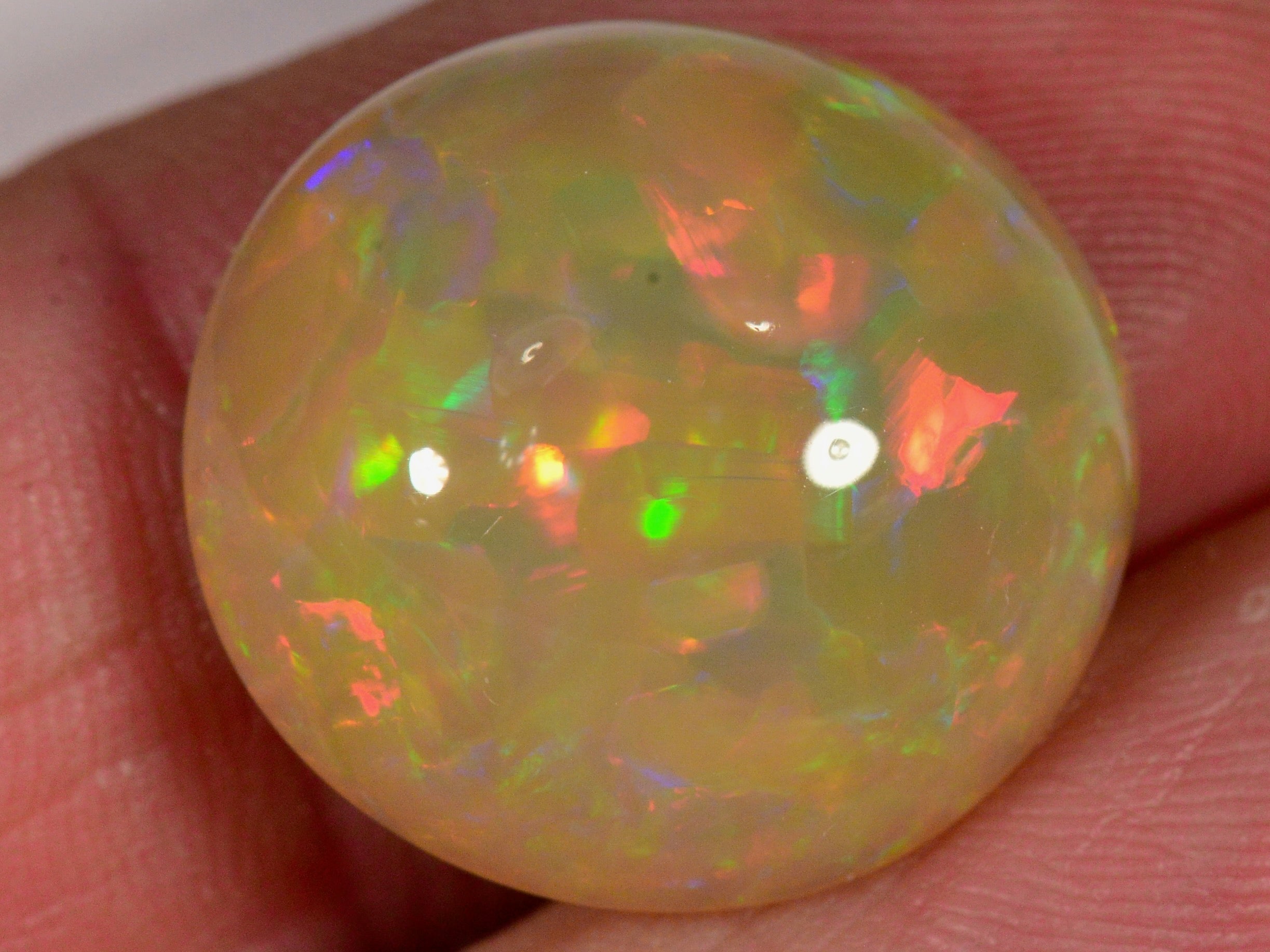 11 Karat - Oval geschliffener Äthiopischer Welo Opal - DeinOpal