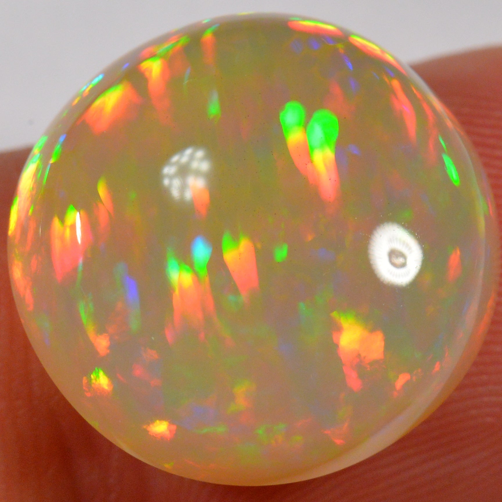 12.5 Karat - Schöner Äthiopischer Welo Opal mit Regenbogen - Prismen - DeinOpal