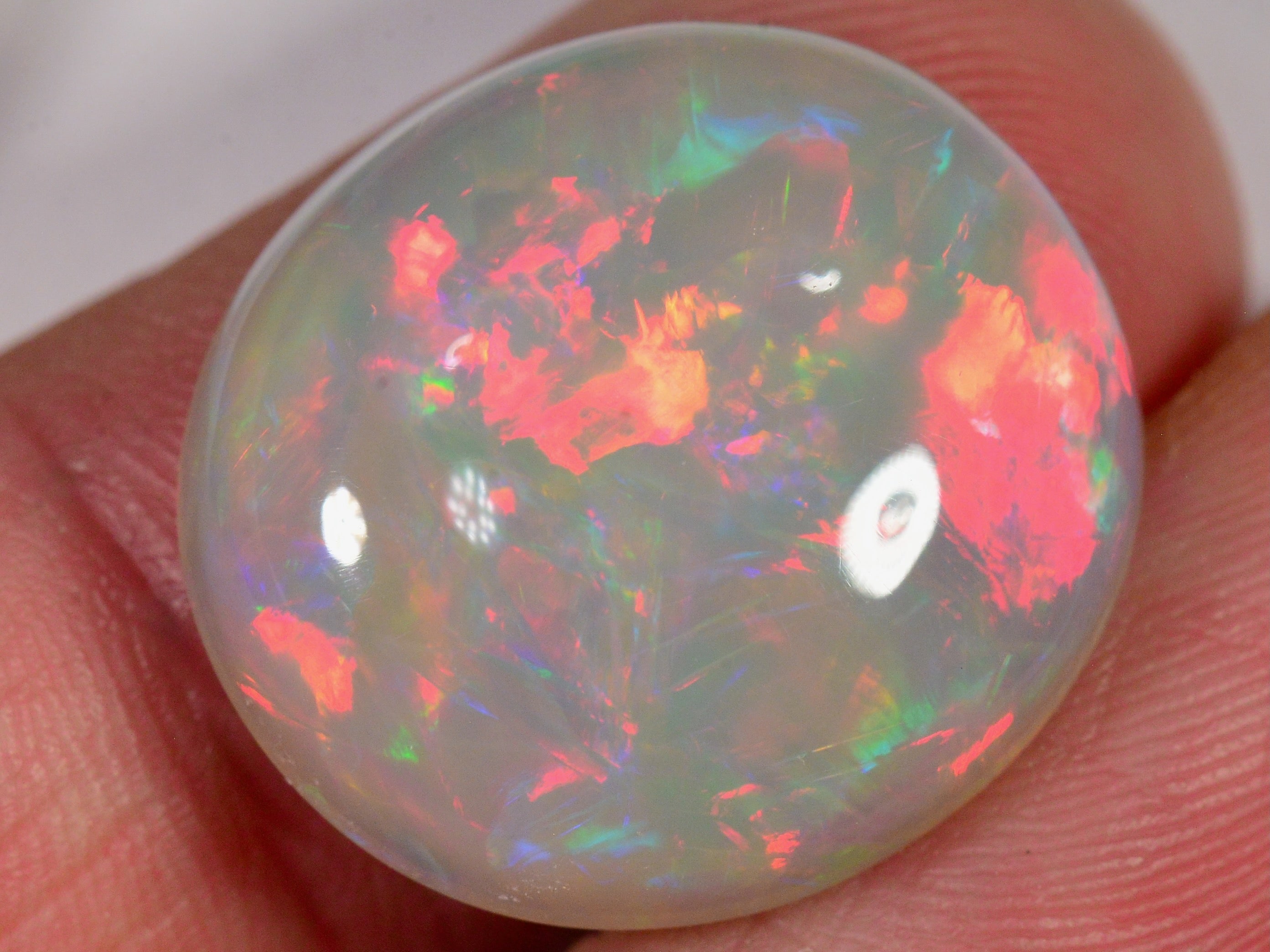 15.6 Carat Greyish Oval-Cut Ethiopian Welo Opal — natural untreated Ethiopian Welo opal