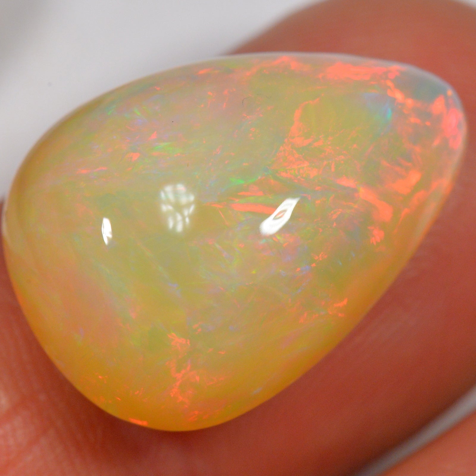 15.9 Carat - Beautiful Ethiopian Welo Opal — natural untreated Ethiopian Welo opal