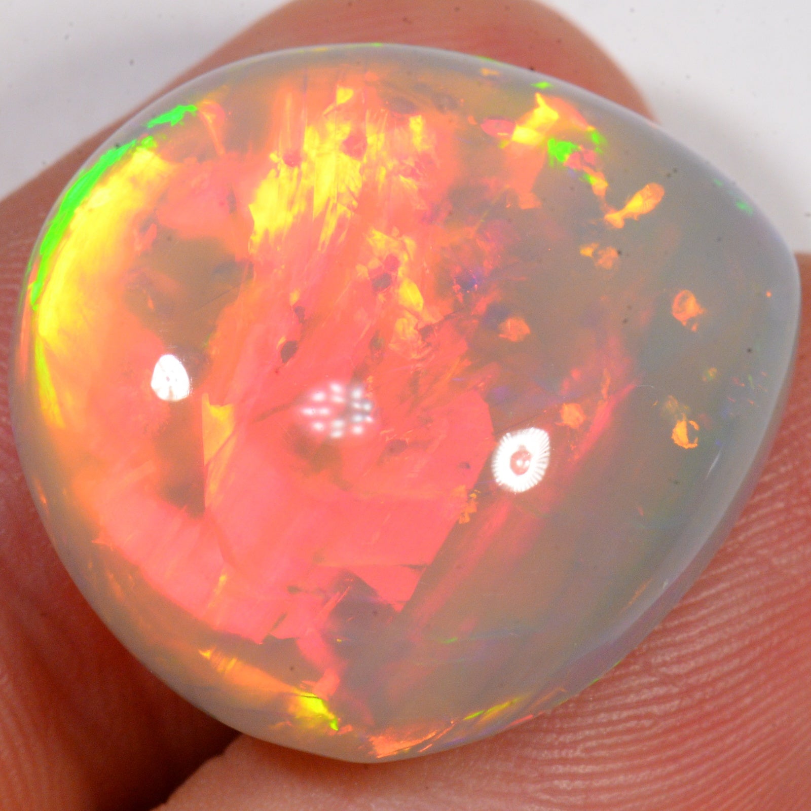 23.3 Carat - Brilliant Broadflash and Flake Pattern Ethiopian Welo Opal — natural untreated Ethiopian Welo opal