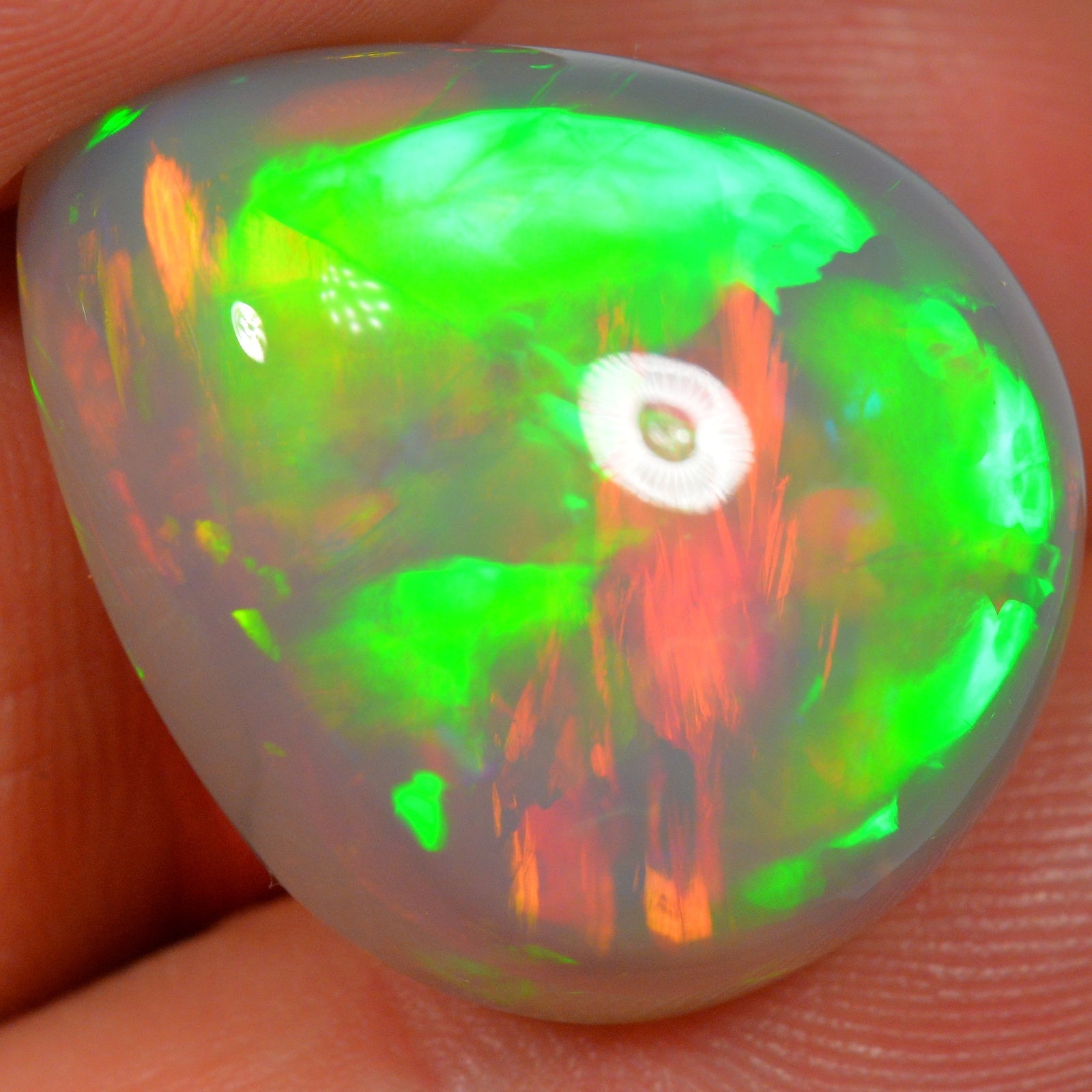 28.9 Carat - Brilliant Broadflash - Dark Ethiopian Welo Opal — natural untreated Ethiopian Welo opal