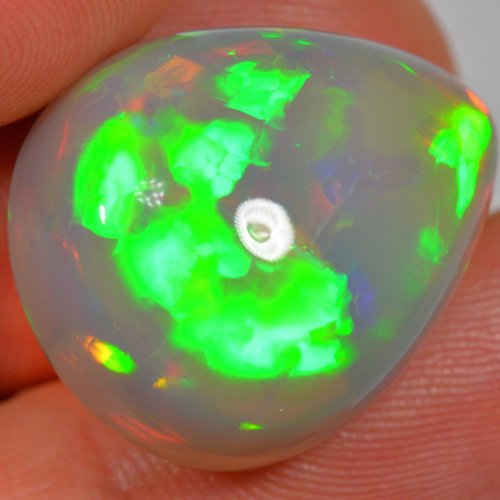 28.9 Carat - Brilliant Broadflash - Dark Ethiopian Welo Opal — natural untreated Ethiopian Welo opal