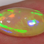 3.1 Karat - Oval geschliffener Äthiopischer Welo Opal mit schönem Muster - DeinOpal