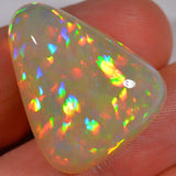 32.3 Karat - Wunderbares Welo Opal Dreieck mit Regenbogenprismen - DeinOpal