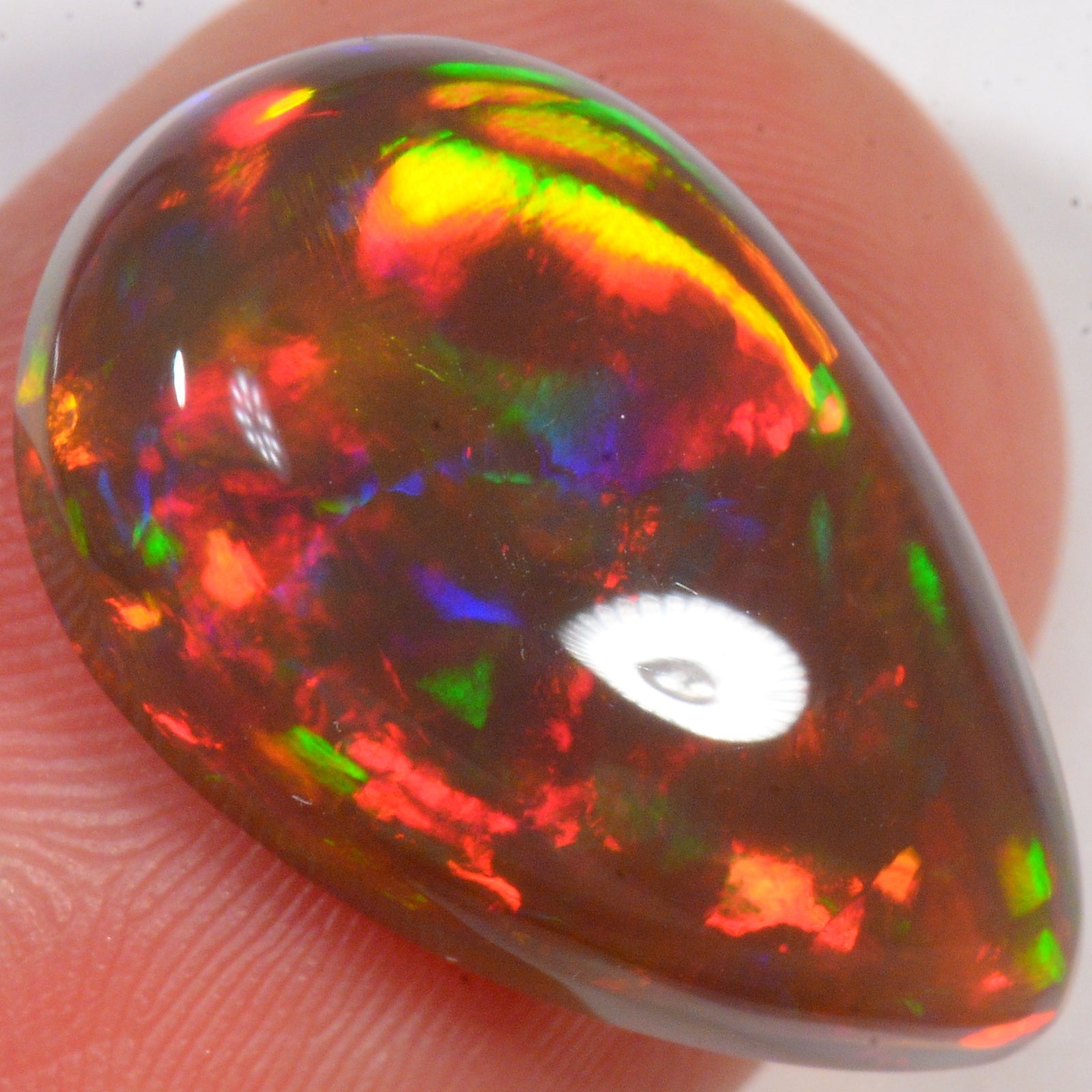 9 Carat - Brilliant Dark Ethiopian Welo Opal - Beska Mine — natural untreated Ethiopian Welo opal