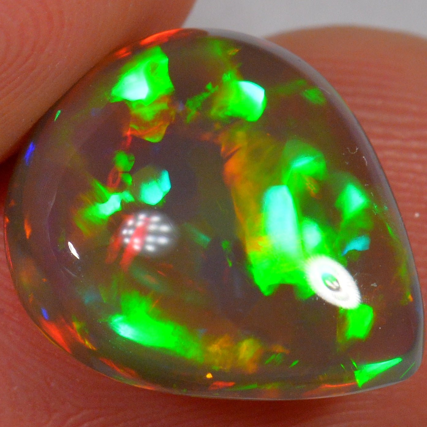 6.1 Karat - Dunkler Tropfenförmiger Äthiopischer Welo Opal - Beska Mine - DeinOpal