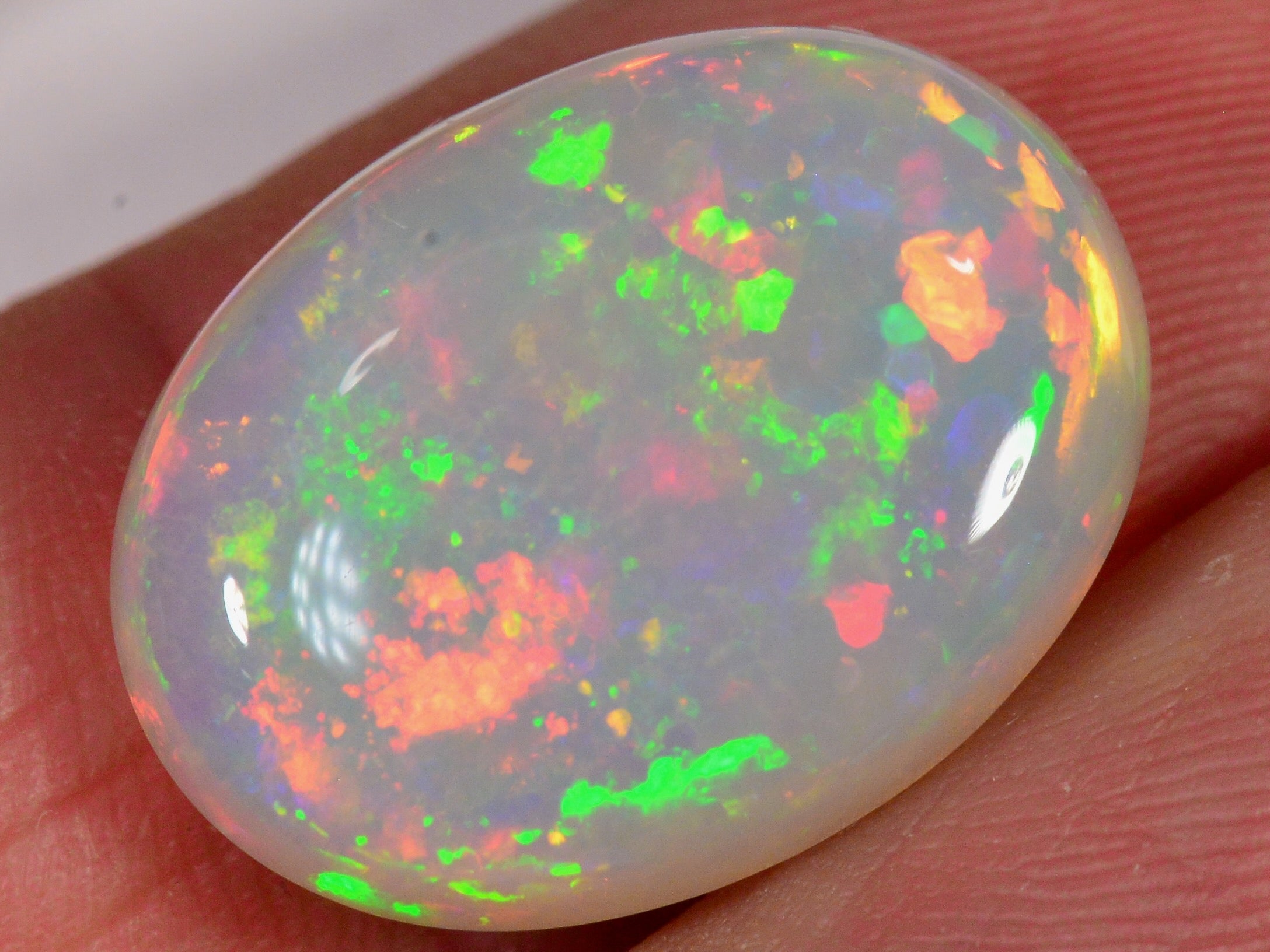 8 Carat Glitzernder Ethiopian Welo Opal — natural untreated Ethiopian Welo opal
