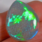 29.5 Karat - Grosser dunkler Honeycomb-Opal