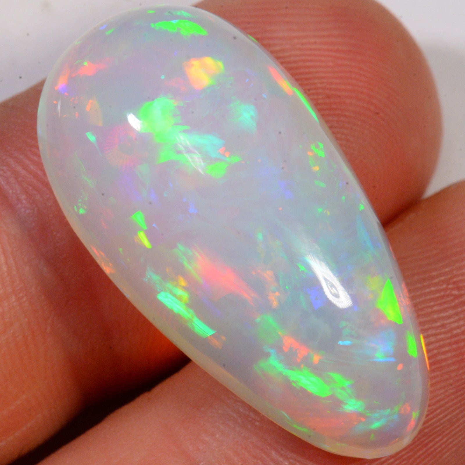 21.9 Karat - Brillanter Confetti Pattern Äthiopischer Welo Opal – natürlicher äthiopischer Welo Opal